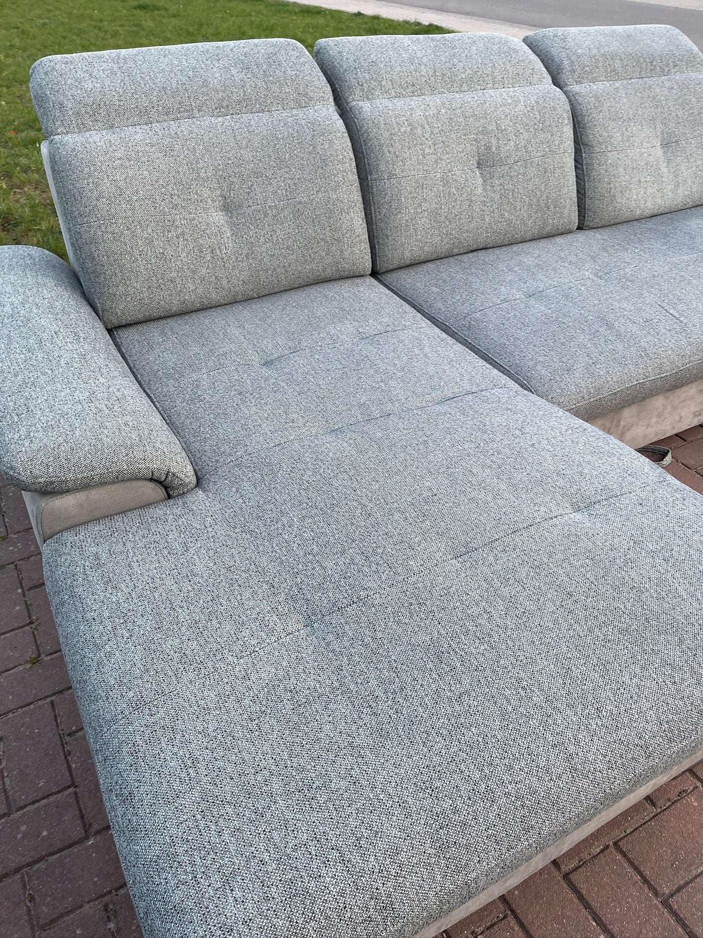 GRATIS LEVERING HEEL BENELUX + DACH Moderne Grijs Stoffen Hoekbank + Slaapfunctie