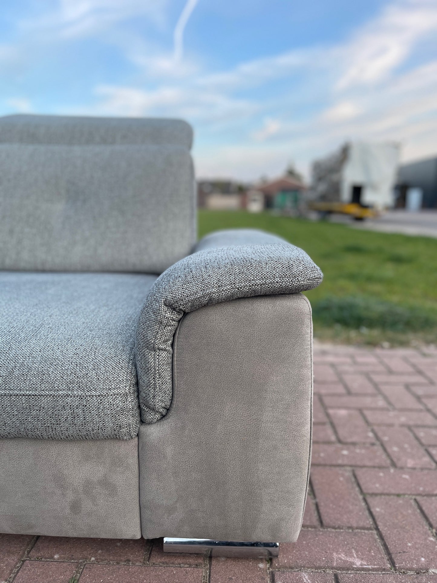 GRATIS LEVERING HEEL BENELUX + DACH Moderne Grijs Stoffen Hoekbank + Slaapfunctie