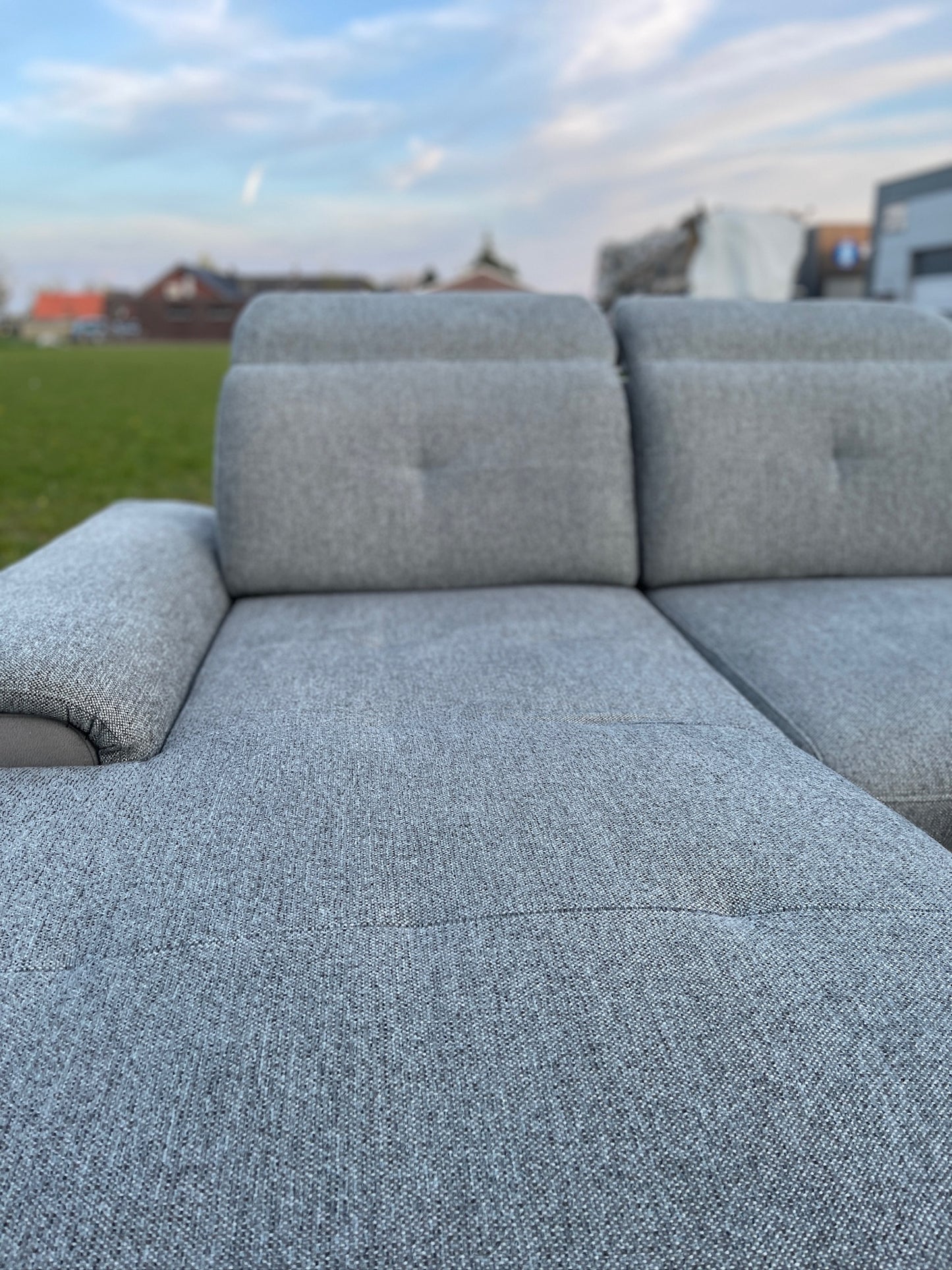 GRATIS LEVERING HEEL BENELUX + DACH Moderne Grijs Stoffen Hoekbank + Slaapfunctie