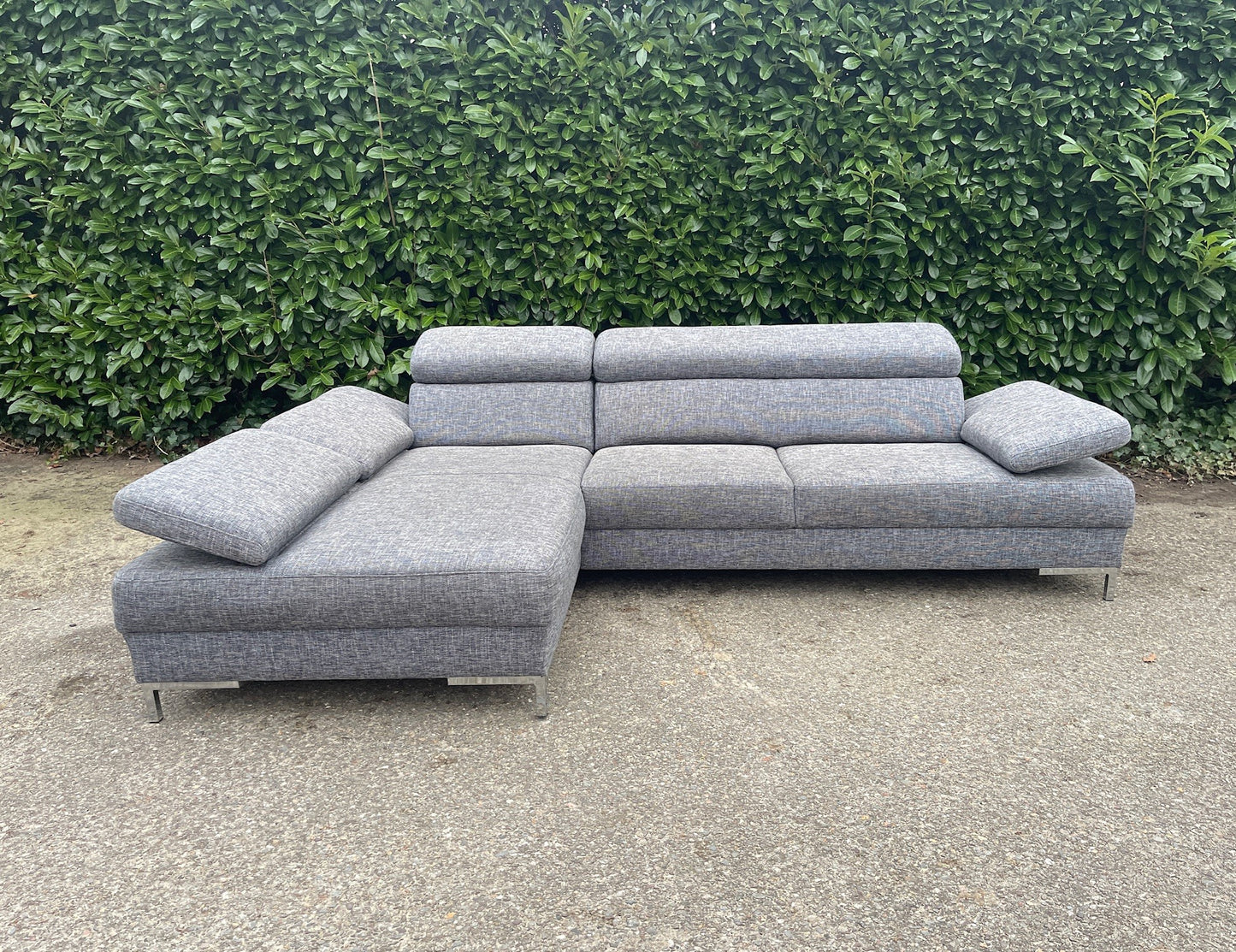GRATIS LEVERING HEEL BENELUX + DACH Montel Grijs Stoffen Hoekbank