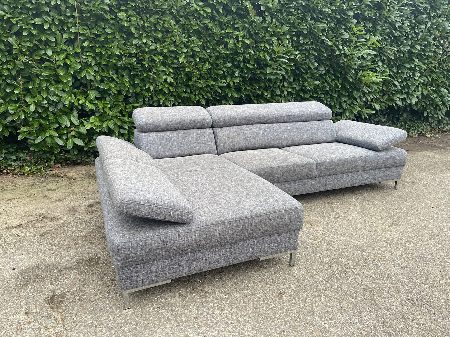 GRATIS LEVERING HEEL BENELUX + DACH Montel Grijs Stoffen Hoekbank