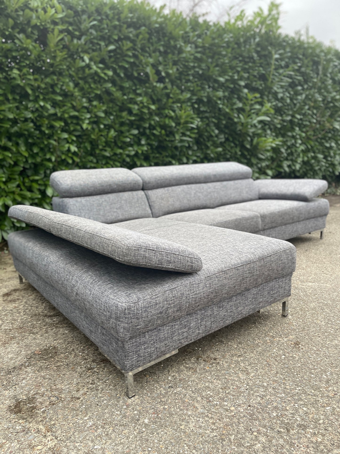 GRATIS LEVERING HEEL BENELUX + DACH Montel Grijs Stoffen Hoekbank