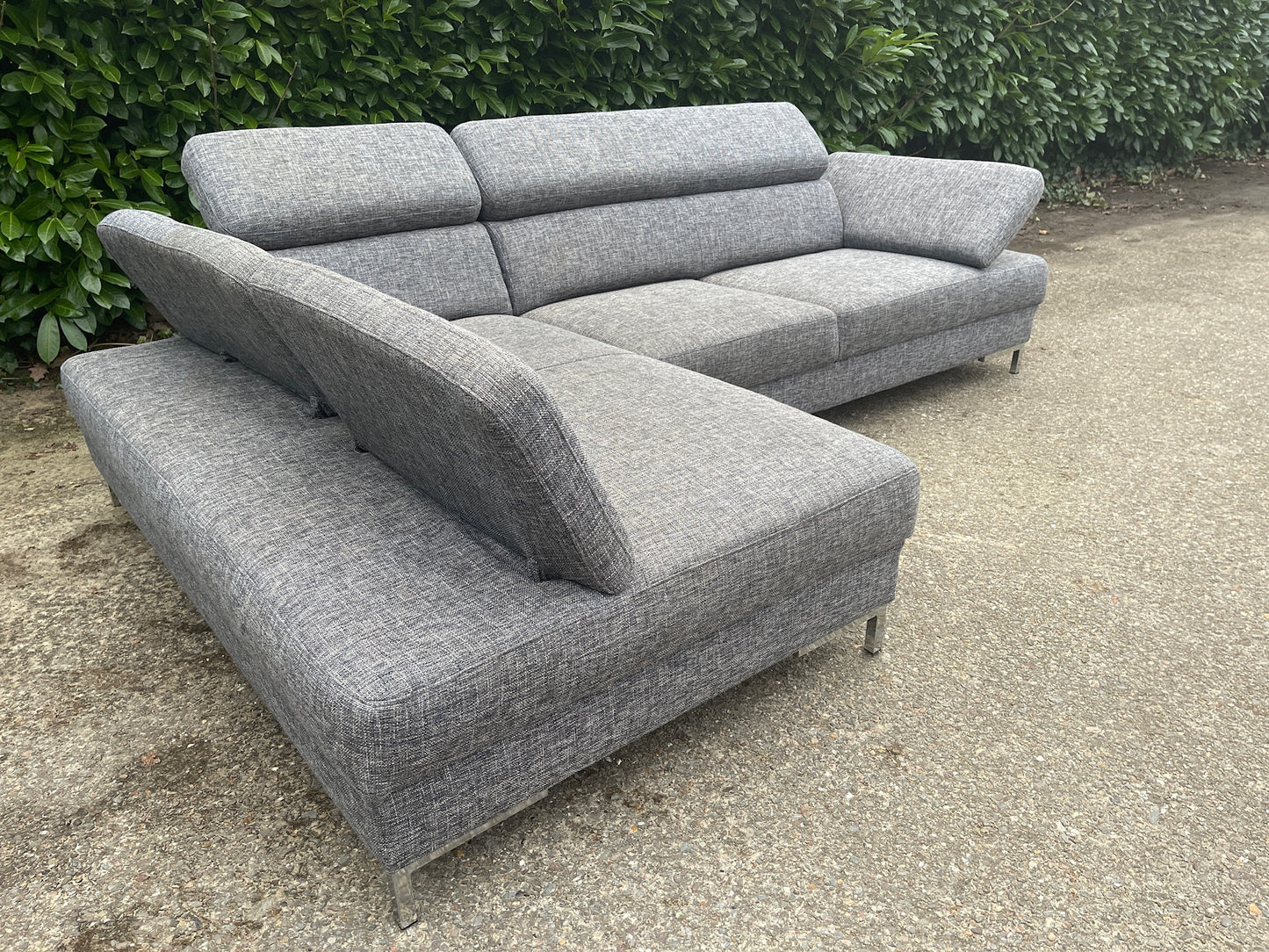 GRATIS LEVERING HEEL BENELUX + DACH Montel Grijs Stoffen Hoekbank