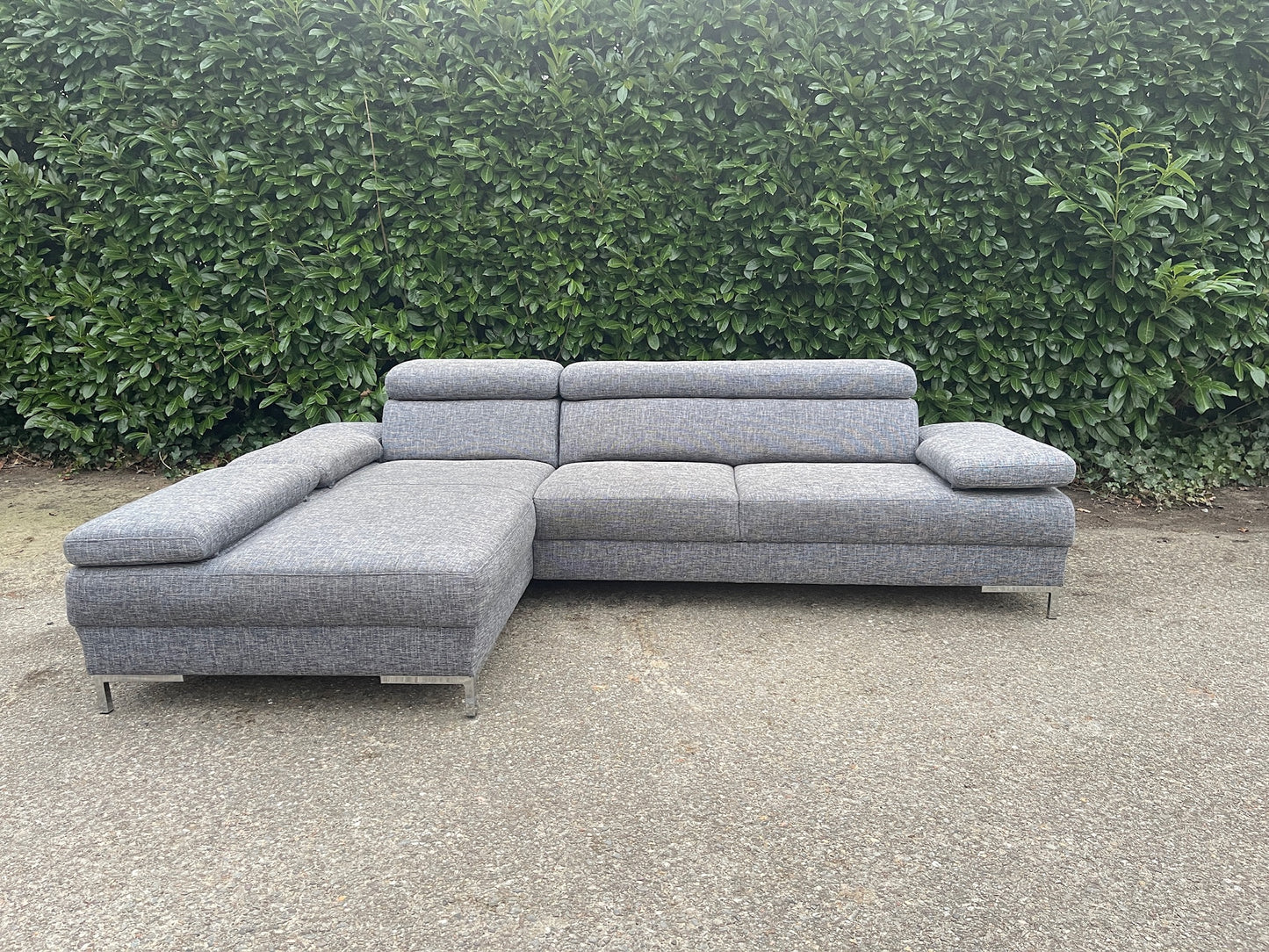 GRATIS LEVERING HEEL BENELUX + DACH Montel Grijs Stoffen Hoekbank