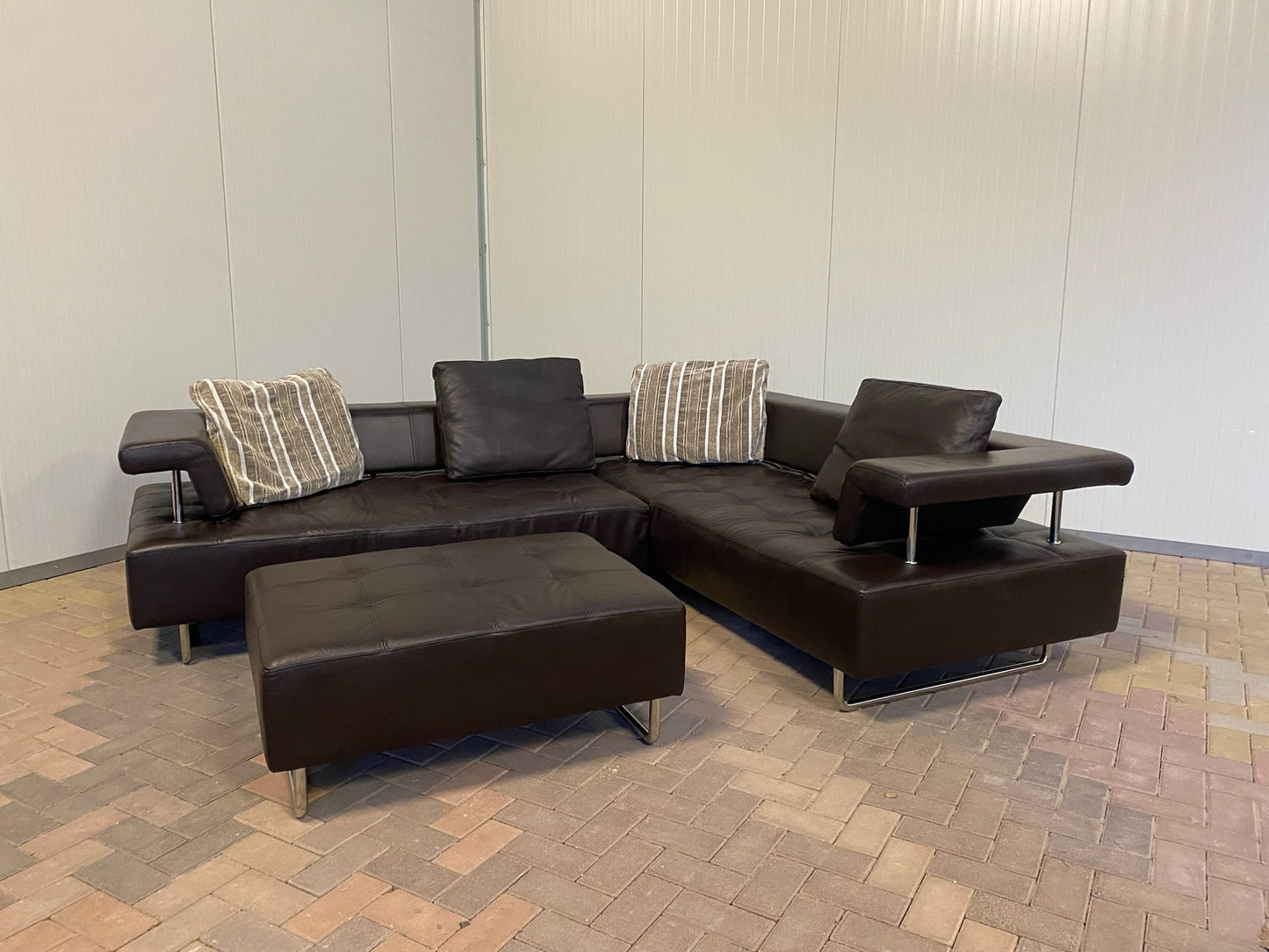 GRATIS LEVERING HEEL BENELUX + DACH Montel Bruin Echt Leer Hoekbank met Poef