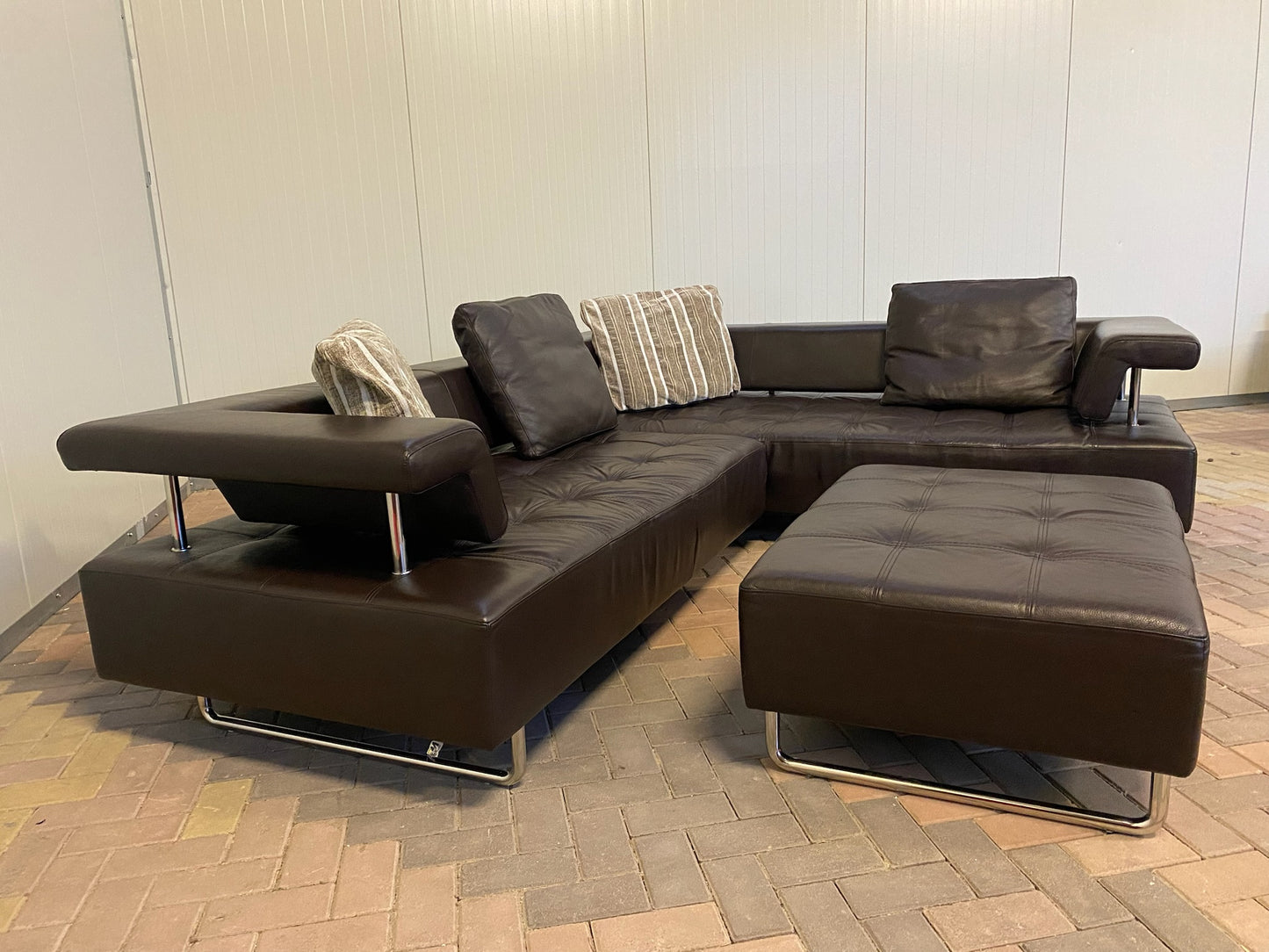 GRATIS LEVERING HEEL BENELUX + DACH Montel Bruin Echt Leer Hoekbank met Poef