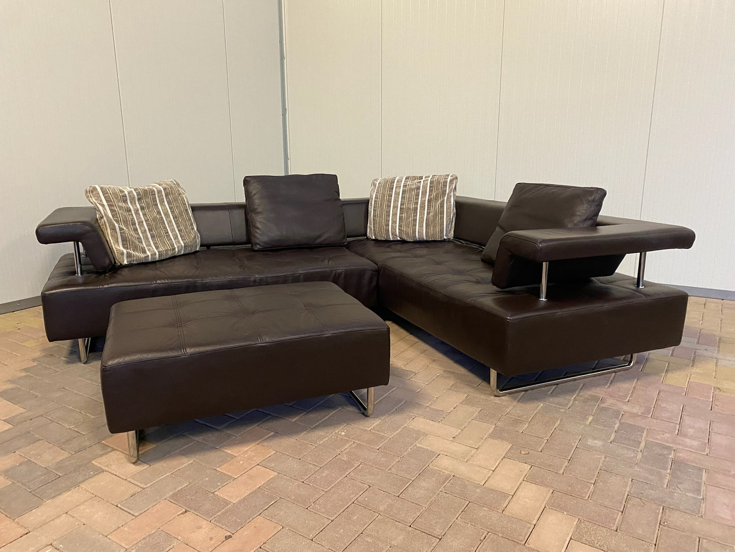 GRATIS LEVERING HEEL BENELUX + DACH Montel Bruin Echt Leer Hoekbank met Poef