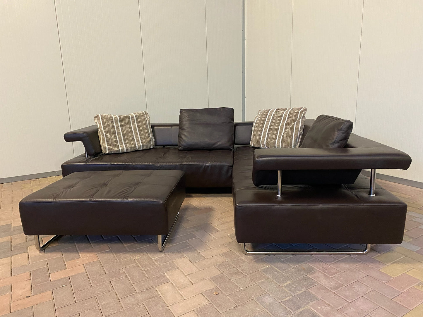 GRATIS LEVERING HEEL BENELUX + DACH Montel Bruin Echt Leer Hoekbank met Poef