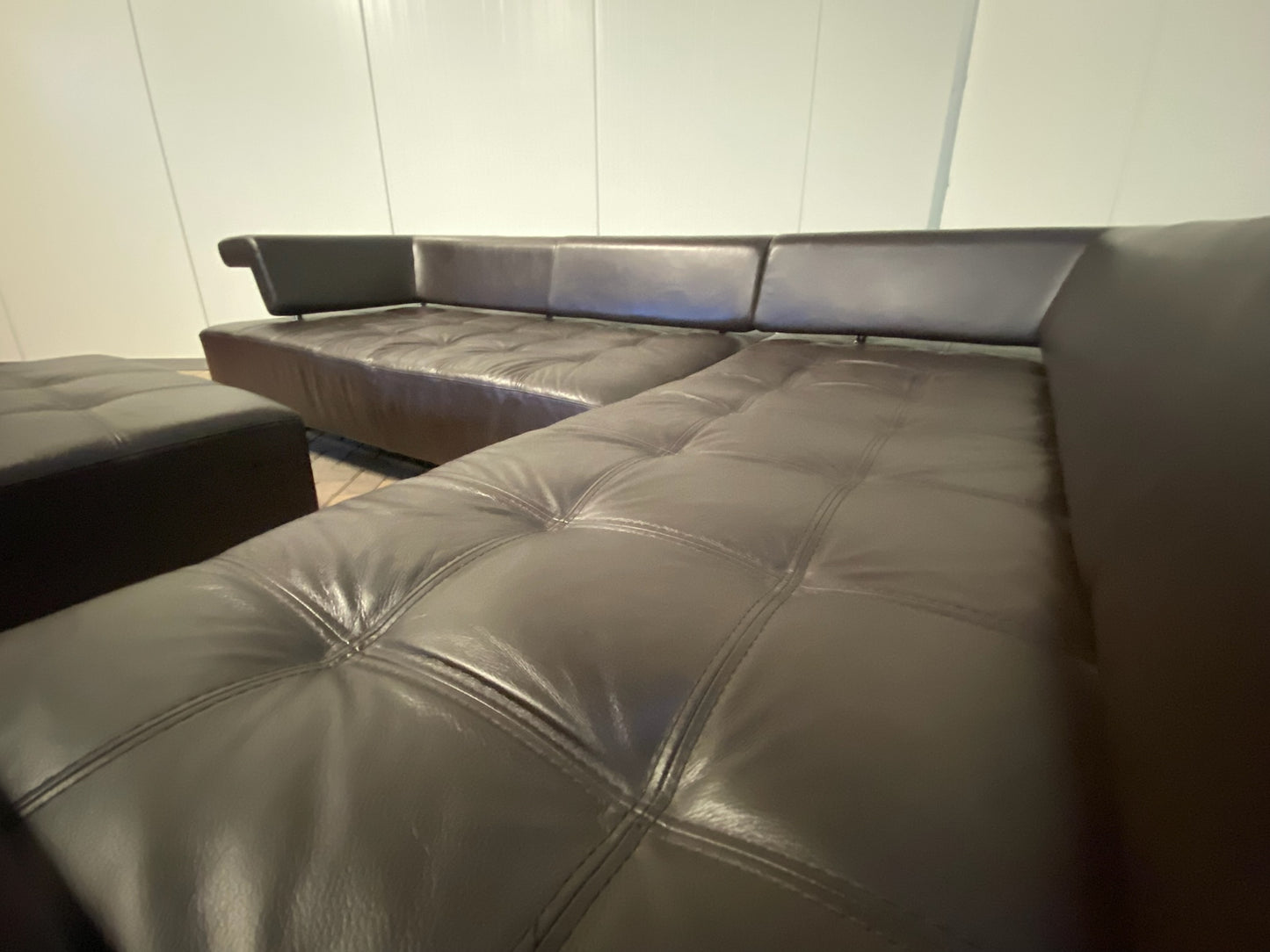 GRATIS LEVERING HEEL BENELUX + DACH Montel Bruin Echt Leer Hoekbank met Poef