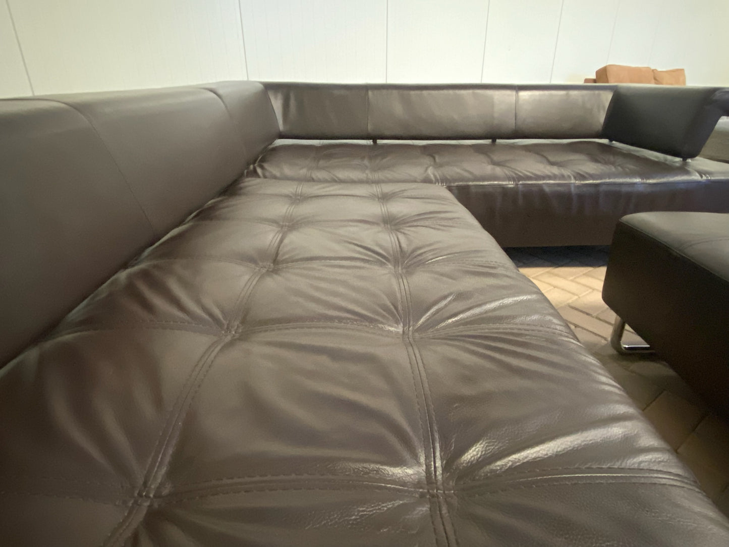 GRATIS LEVERING HEEL BENELUX + DACH Montel Bruin Echt Leer Hoekbank met Poef
