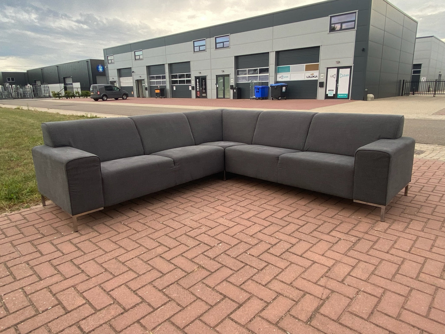 GRATIS LEVERING HEEL BENELUX + DACH Mooie Grijze Stoffen Hoekbank