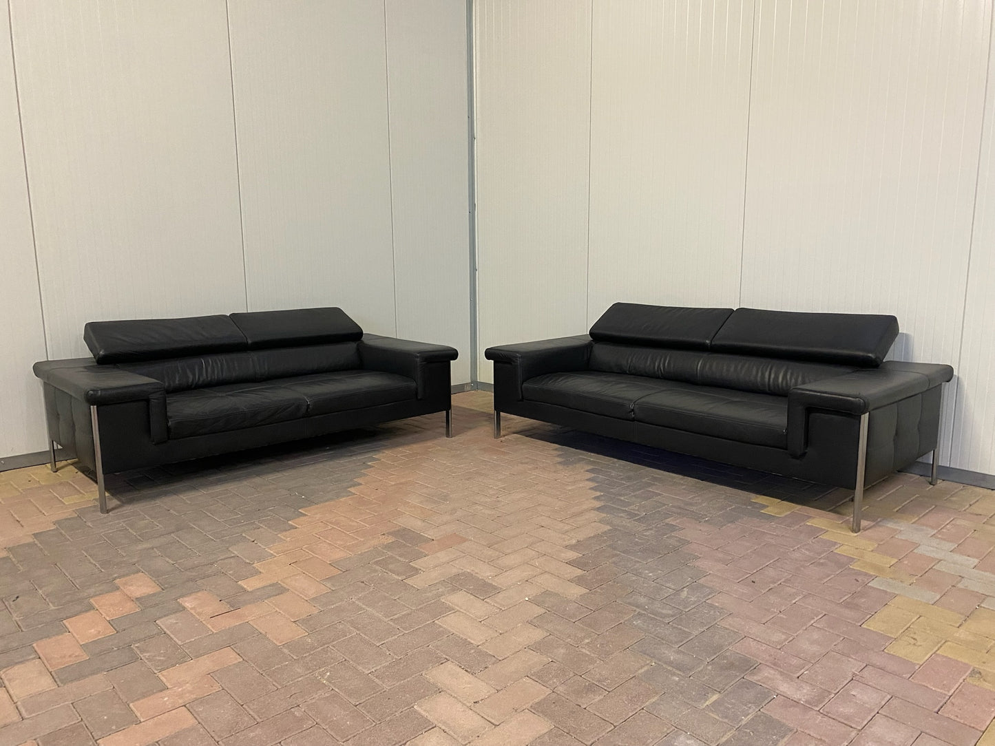 GRATIS LEVERING HEEL BENELUX + DACH Montel Zwart Leer Bankstel 3+2,5 Zits