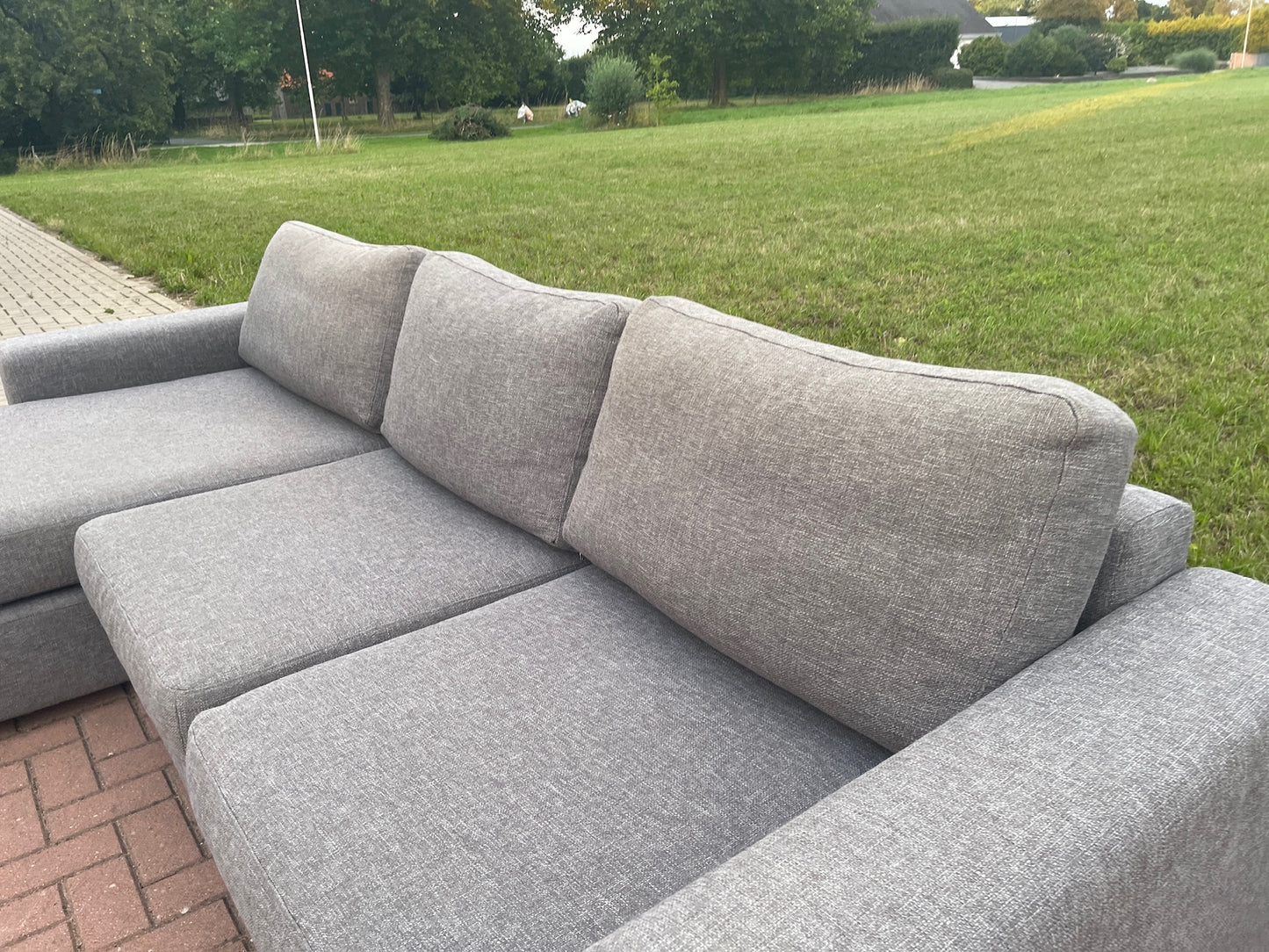 GRATIS LEVERING HEEL BENELUX + DACH N-joy Grijs Stoffen Hoekbank met Lounge Links