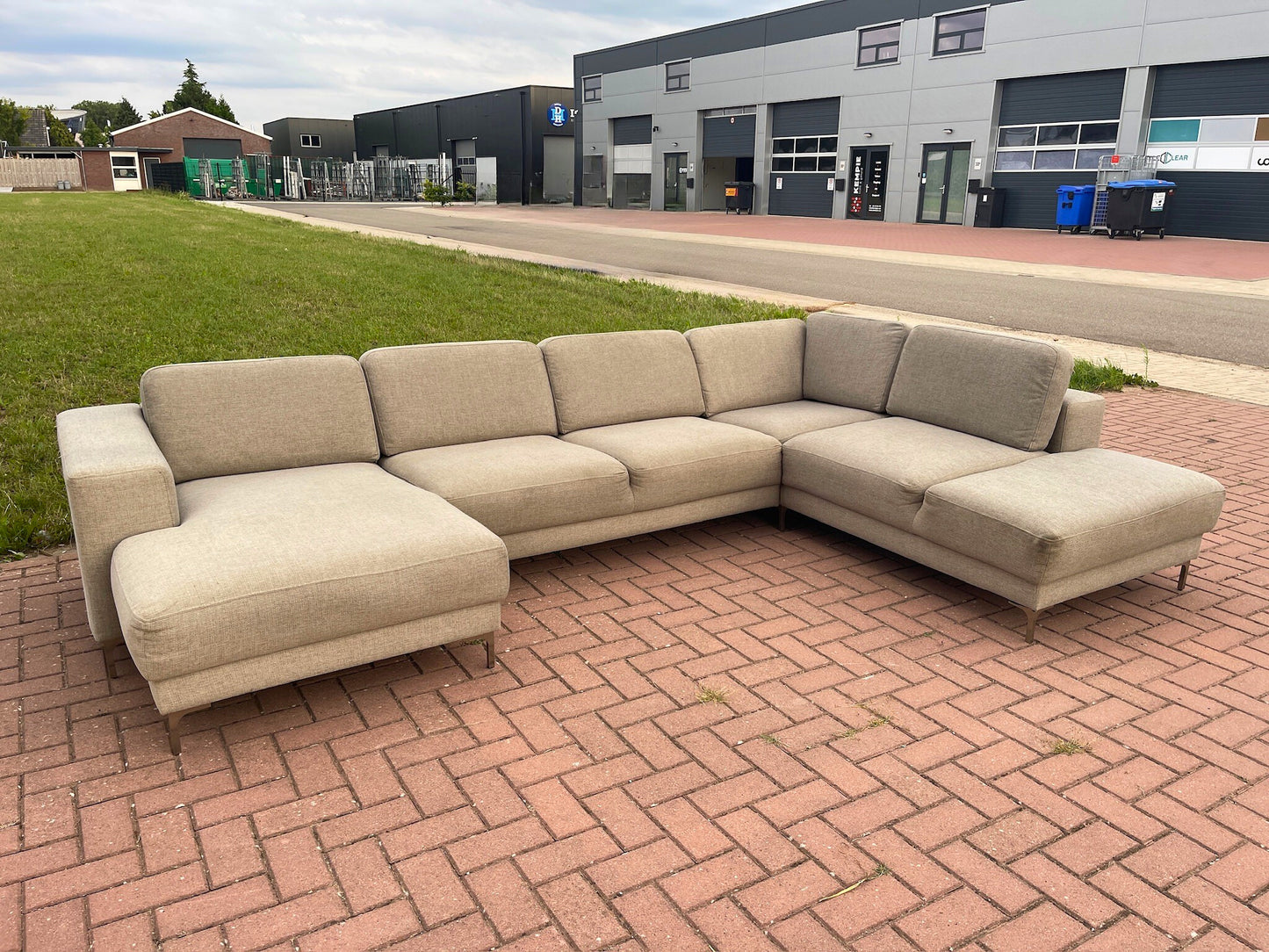 GRATIS LEVERING HEEL BENELUX + DACH Montel U-vormige Stoffen Hoekbank met brede Zitting