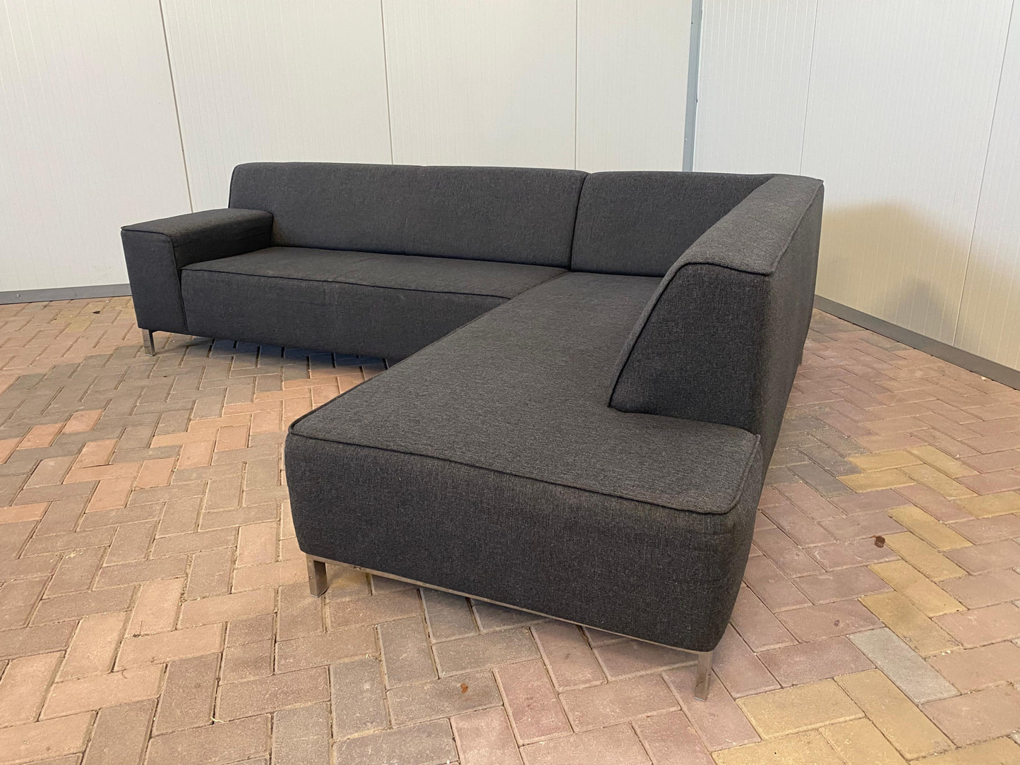 GRATIS LEVERING HEEL BENELUX + DACH Montel Donkergrijs Hoekbank