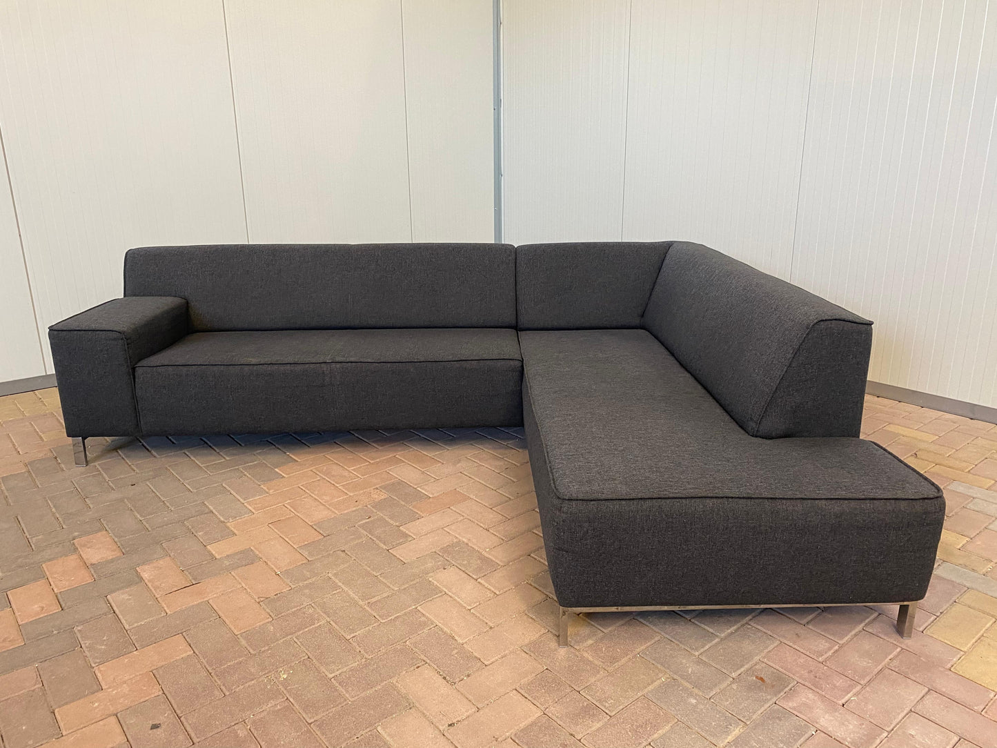 GRATIS LEVERING HEEL BENELUX + DACH Montel Donkergrijs Hoekbank