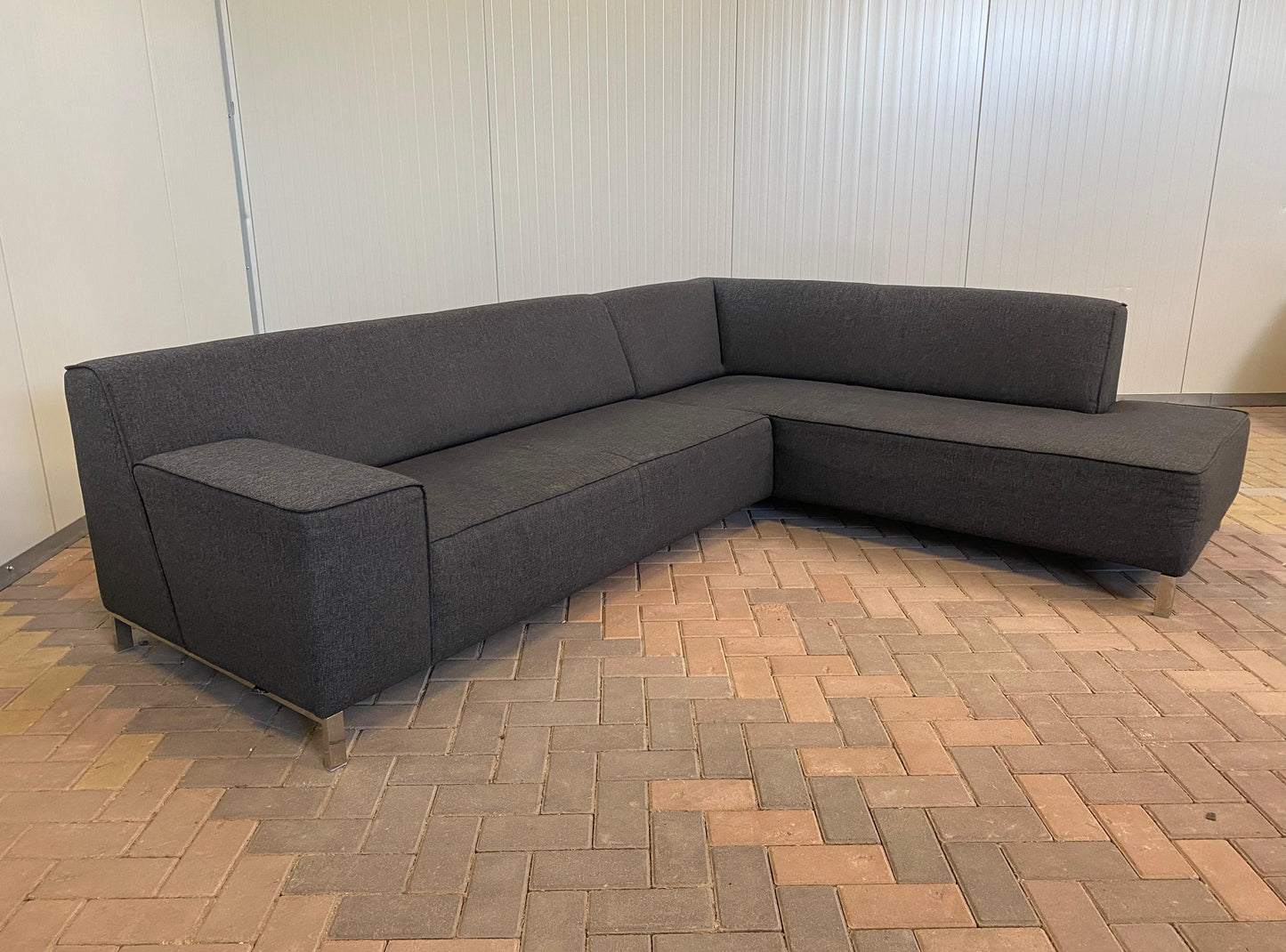 GRATIS LEVERING HEEL BENELUX + DACH Montel Donkergrijs Hoekbank