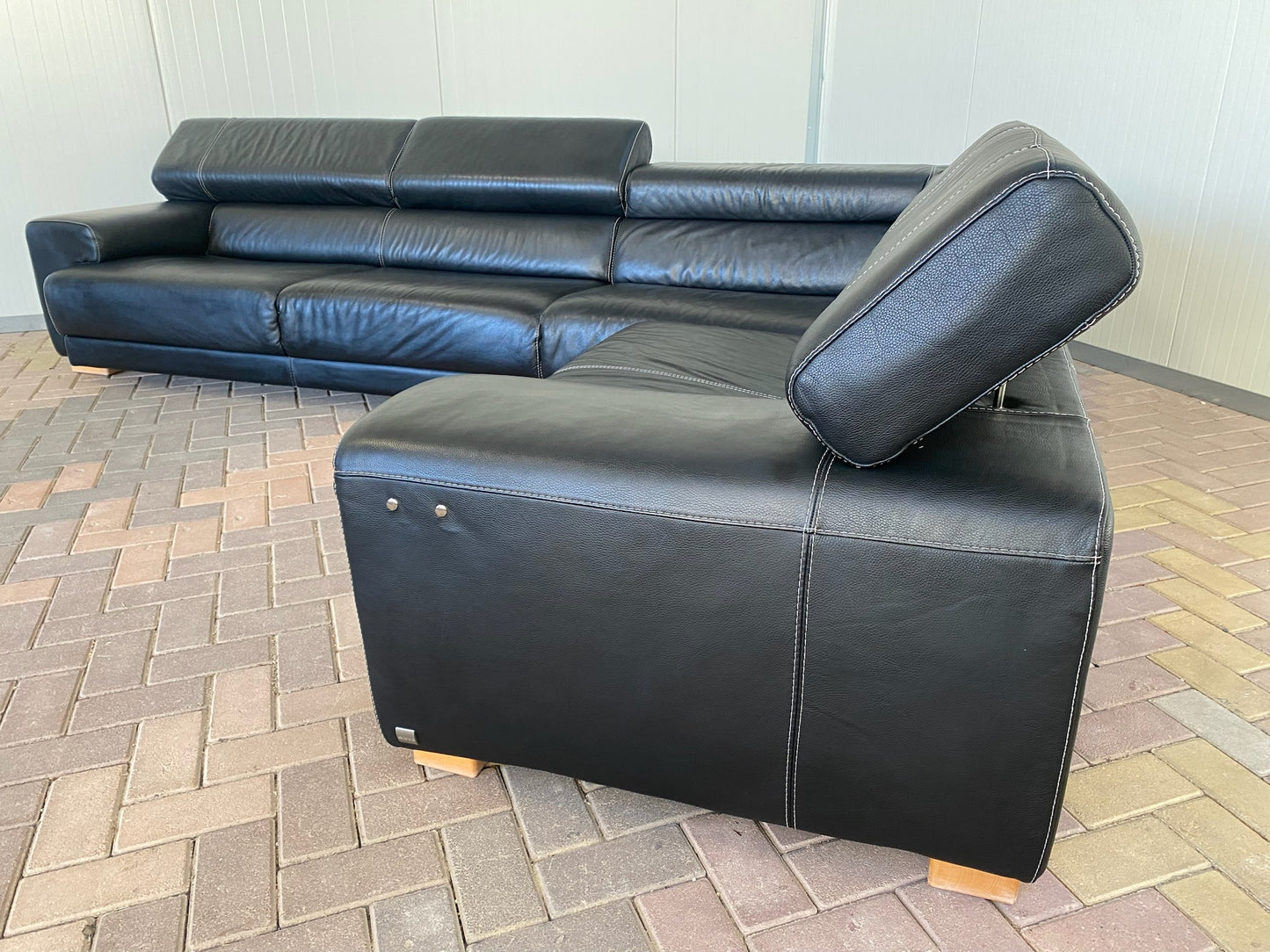 Calia Italia Zwart Leren Hoekbank – Verstelbare Hoofdsteunen – Ultiem Comfort – Gratis Levering NL & BE