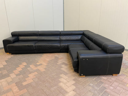 Calia Italia Zwart Leren Hoekbank – Verstelbare Hoofdsteunen – Ultiem Comfort – Gratis Levering NL & BE