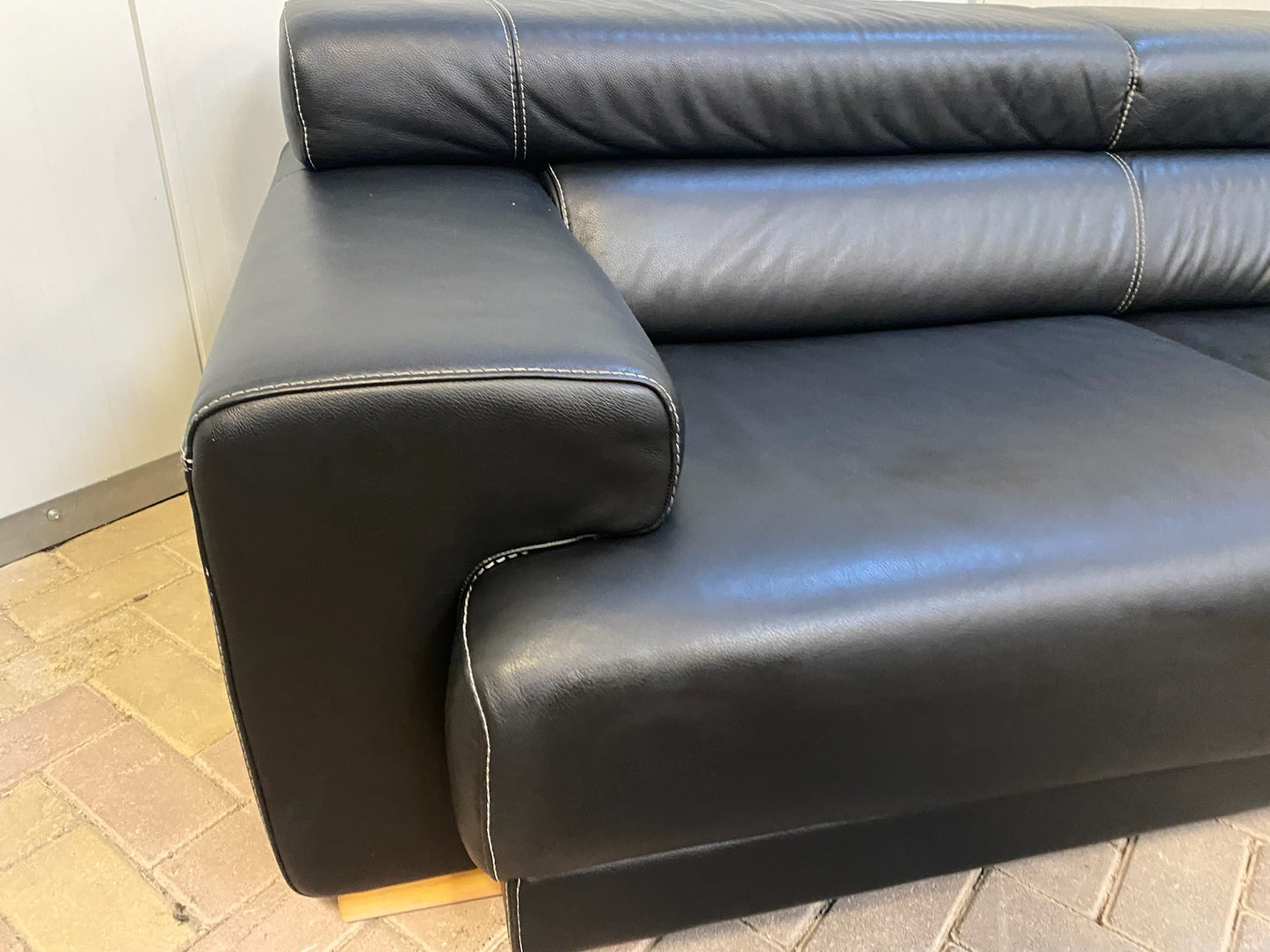 Calia Italia Zwart Leren Hoekbank – Verstelbare Hoofdsteunen – Ultiem Comfort – Gratis Levering NL & BE