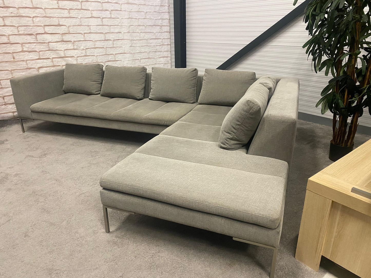 GRATIS LEVERING HEEL BENELUX + DACH Montel Taupe Stoffen Hoekbank