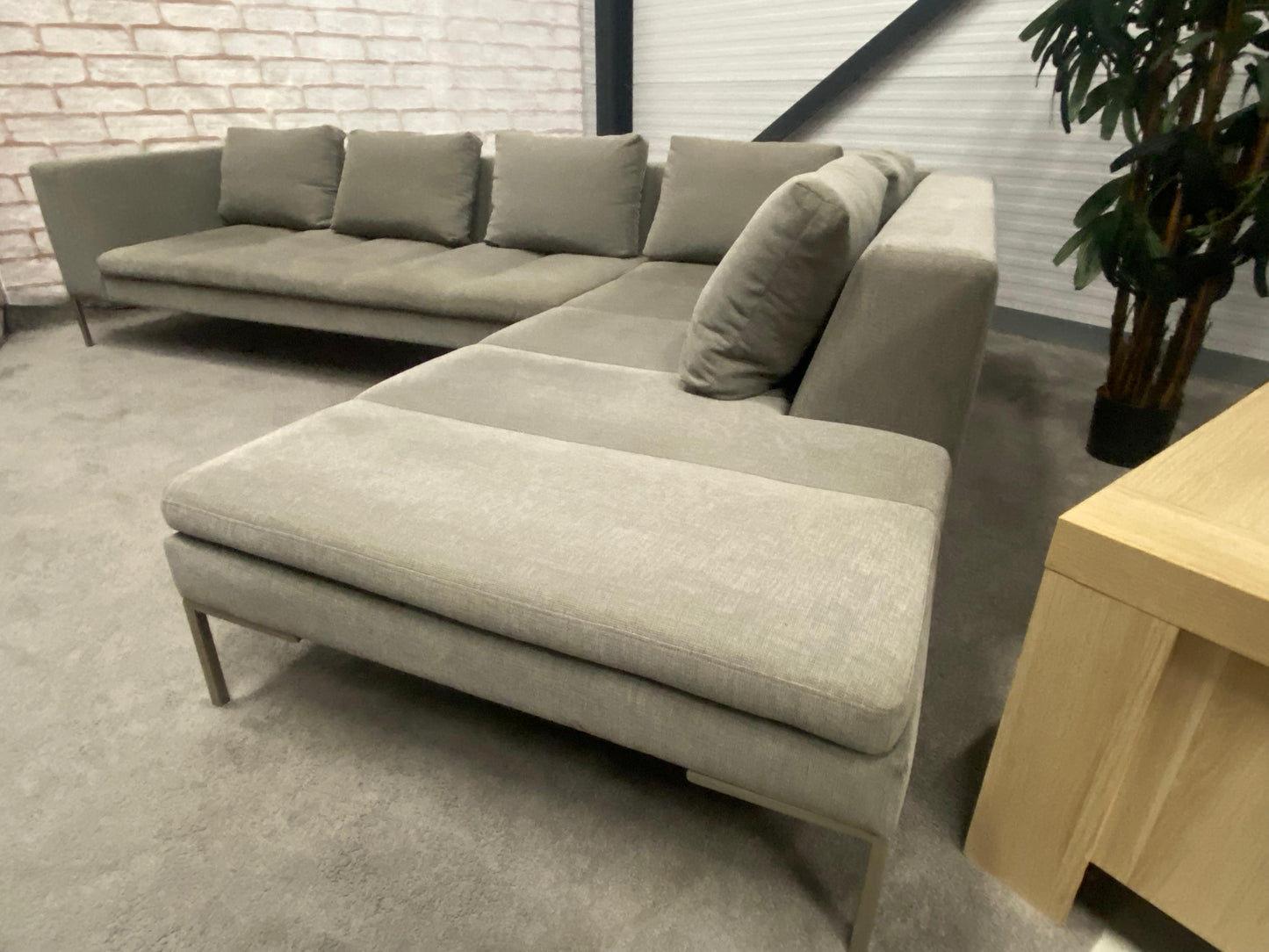 GRATIS LEVERING HEEL BENELUX + DACH Montel Taupe Stoffen Hoekbank