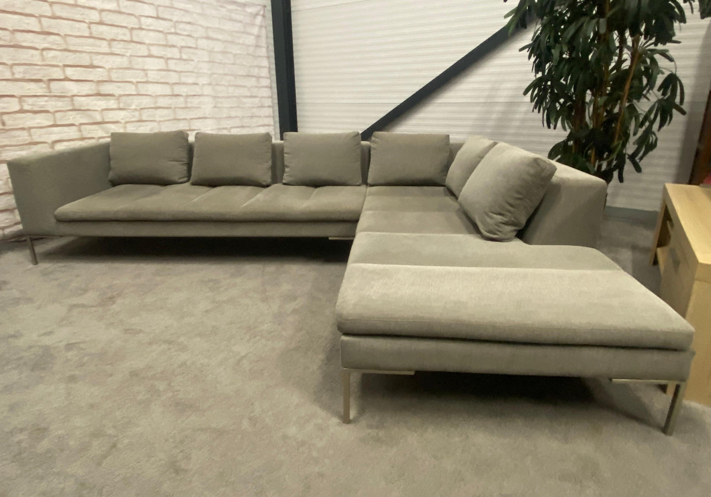 GRATIS LEVERING HEEL BENELUX + DACH Montel Taupe Stoffen Hoekbank