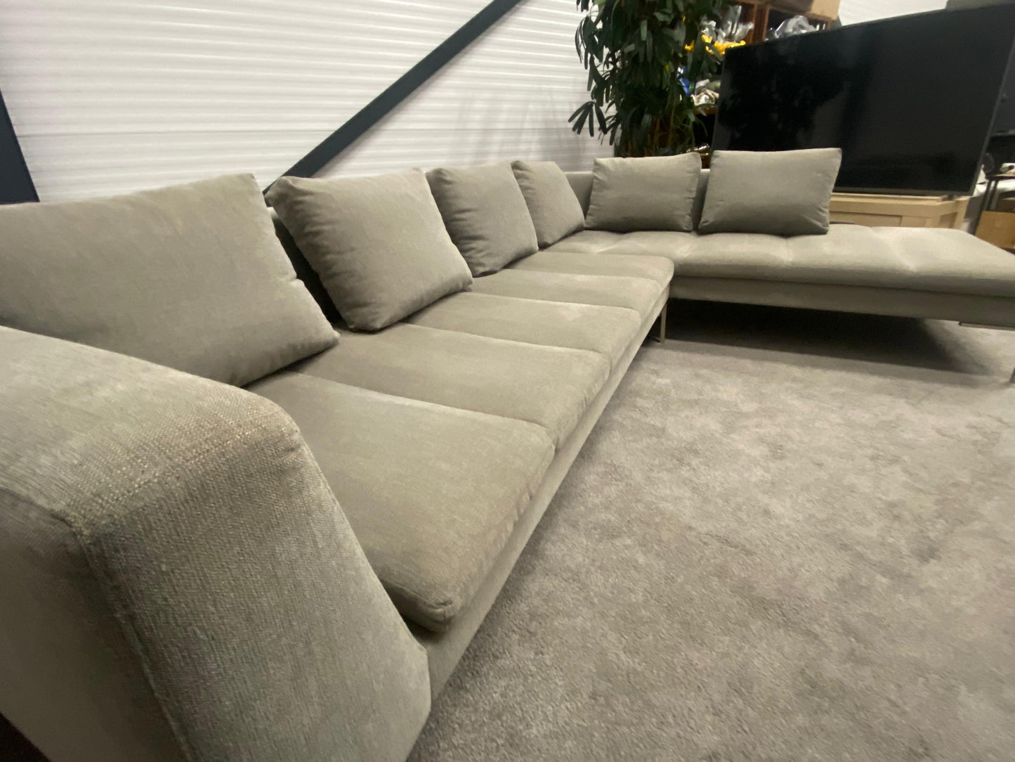 GRATIS LEVERING HEEL BENELUX + DACH Montel Taupe Stoffen Hoekbank