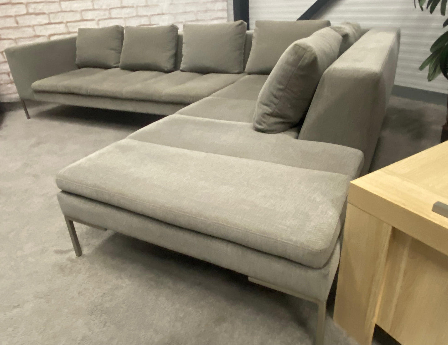 GRATIS LEVERING HEEL BENELUX + DACH Montel Taupe Stoffen Hoekbank