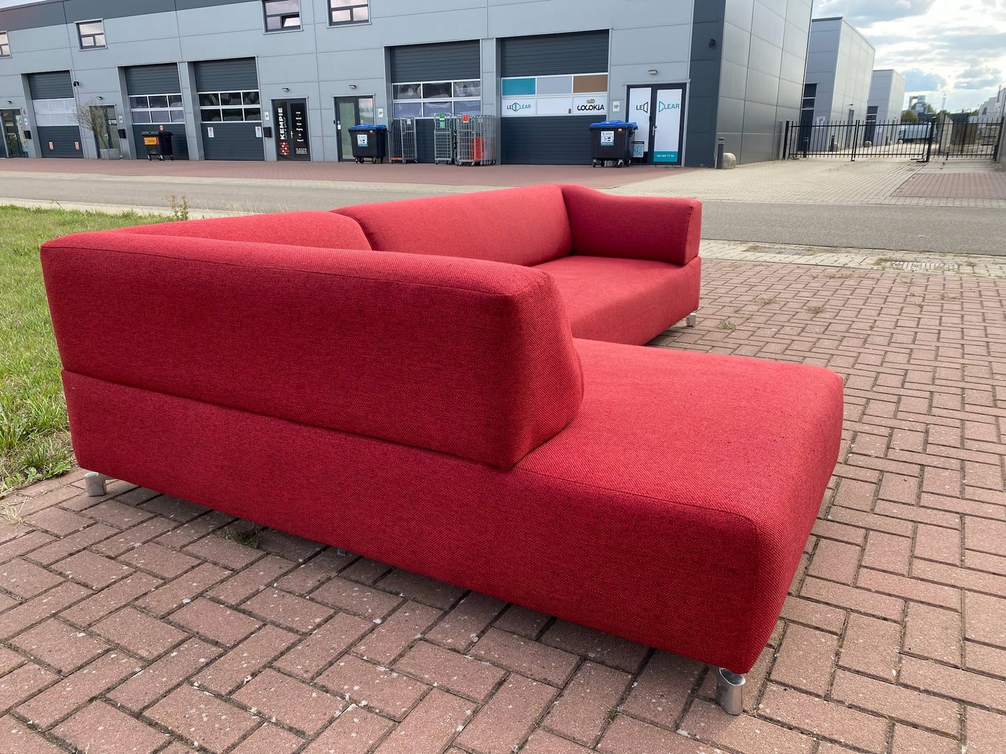 Leolux Faya Lobi hoekbank in het rood– Premium comfort en luxe design-Gratis Levering
