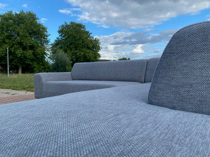 Moderne grijze stoffen hoekbank–Diep comfort–Ruime lounge–Gratis levering in NL & BE