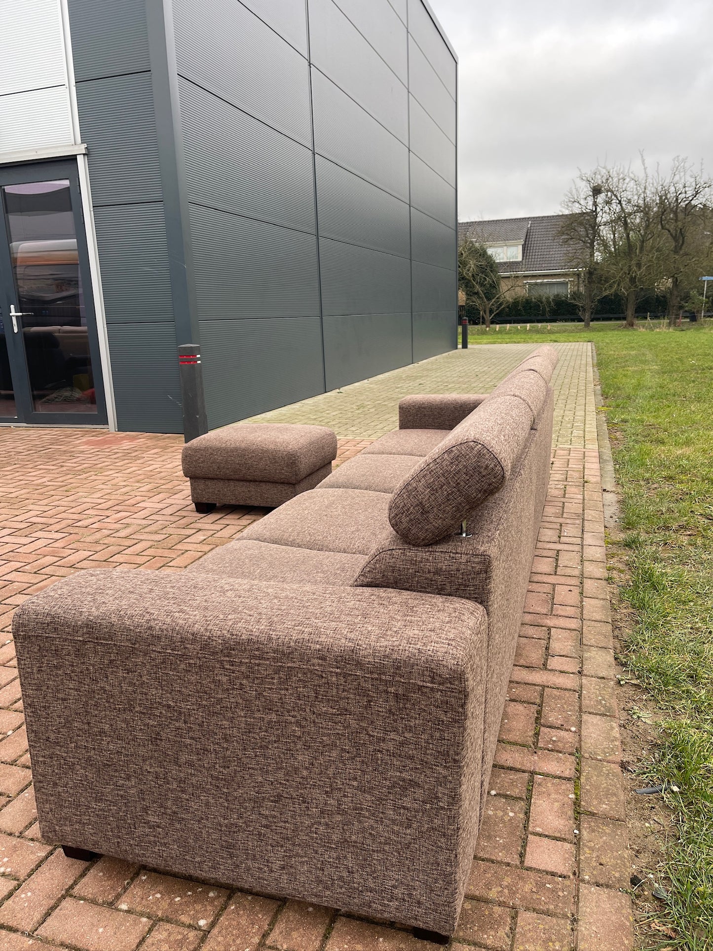 GRATIS LEVERING HEEL BENELUX + DACH Grote Stoffen Bruin 4 -zits Bankstel + Hocker