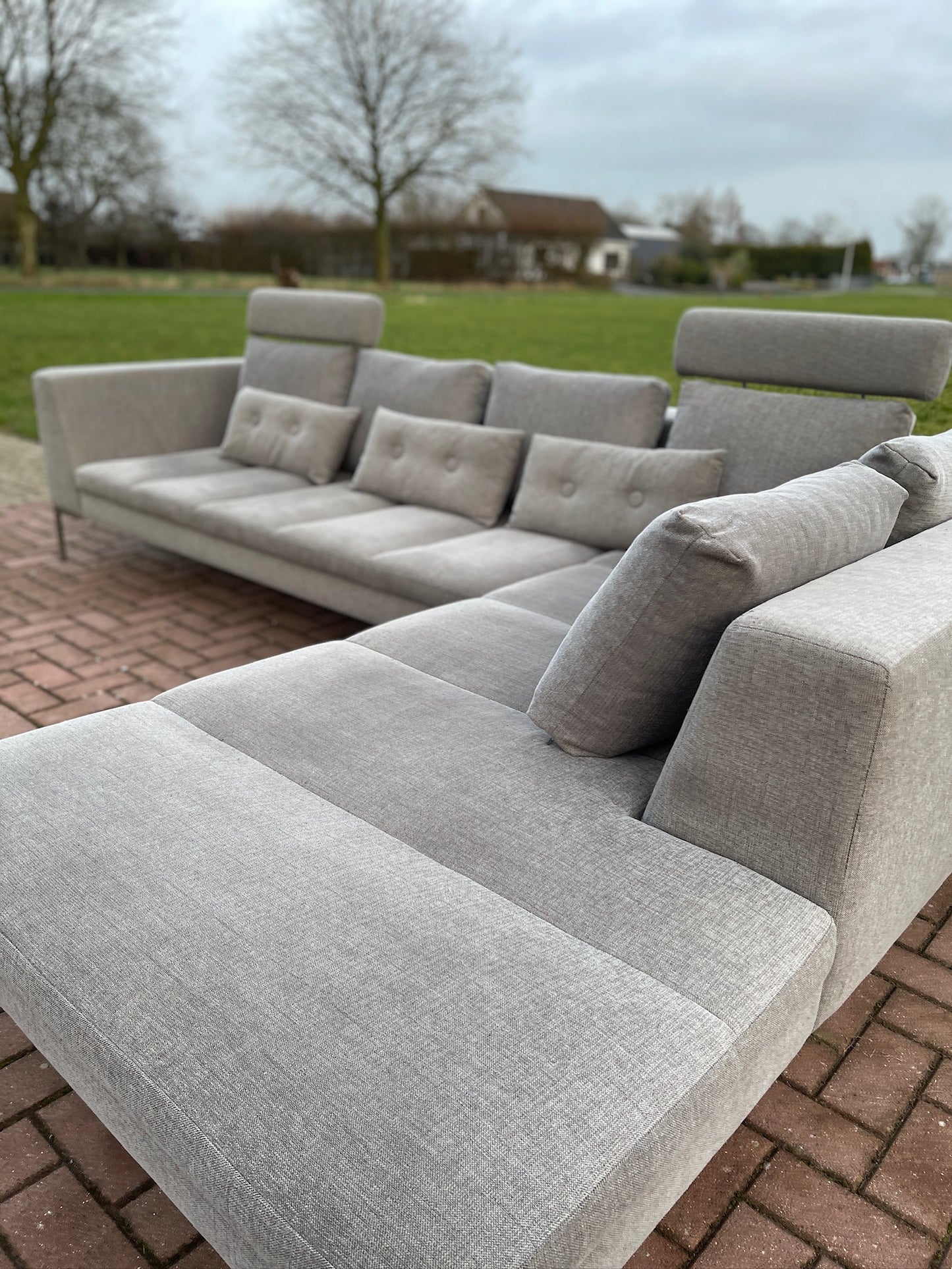 GRATIS LEVERING HEEL BENELUX + DACH Montel Grijs Stoffen Hoekbank