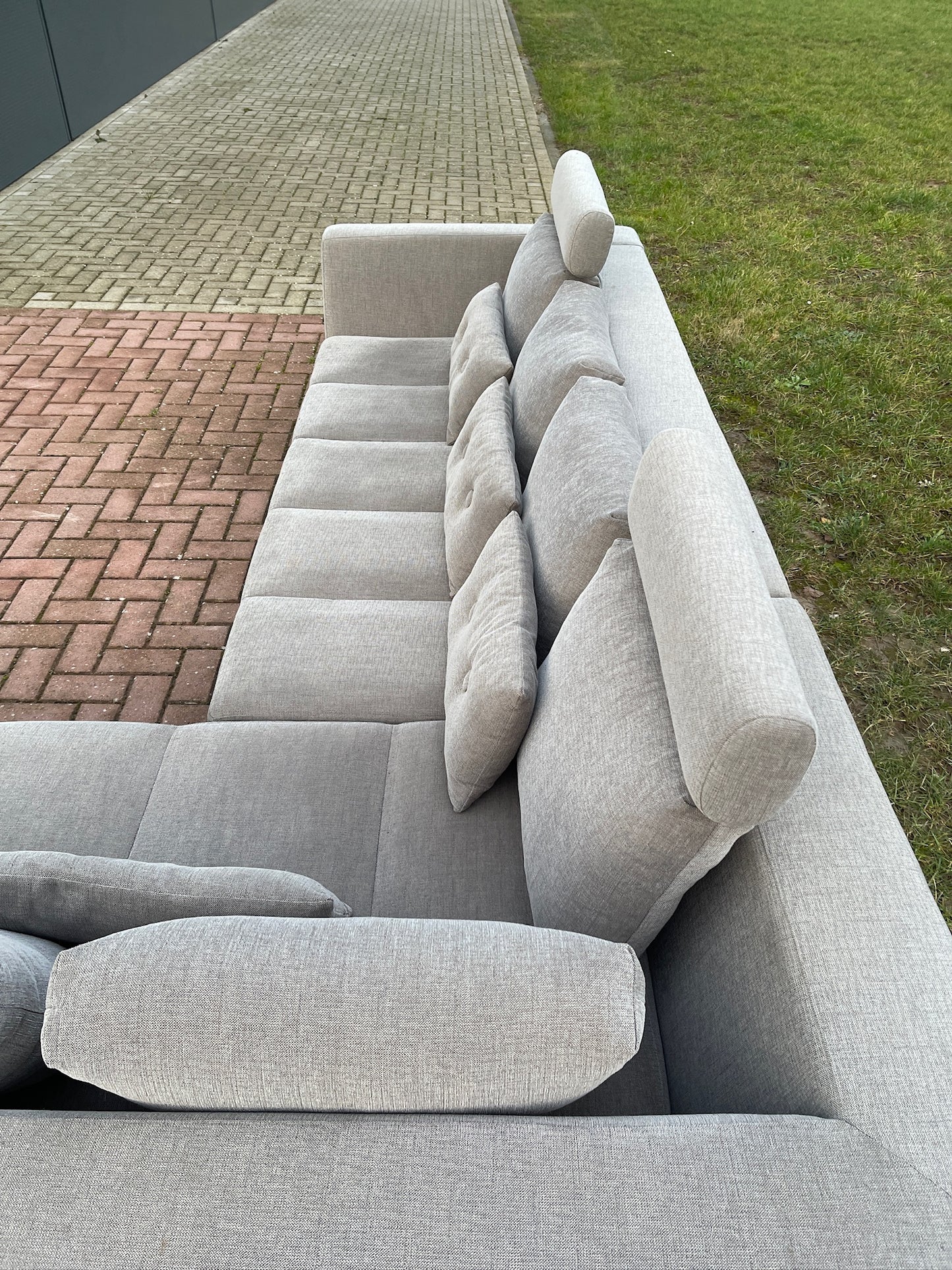 GRATIS LEVERING HEEL BENELUX + DACH Montel Grijs Stoffen Hoekbank