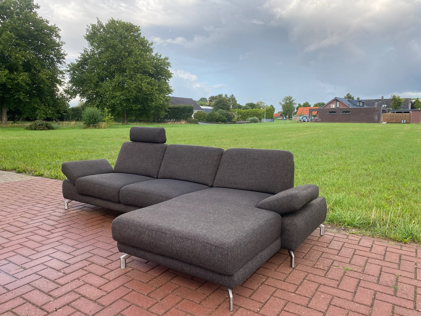 GRATIS LEVERING HEEL BENELUX + DACH Henders & Hazel Donkerbruine Stoffen Hoekbank