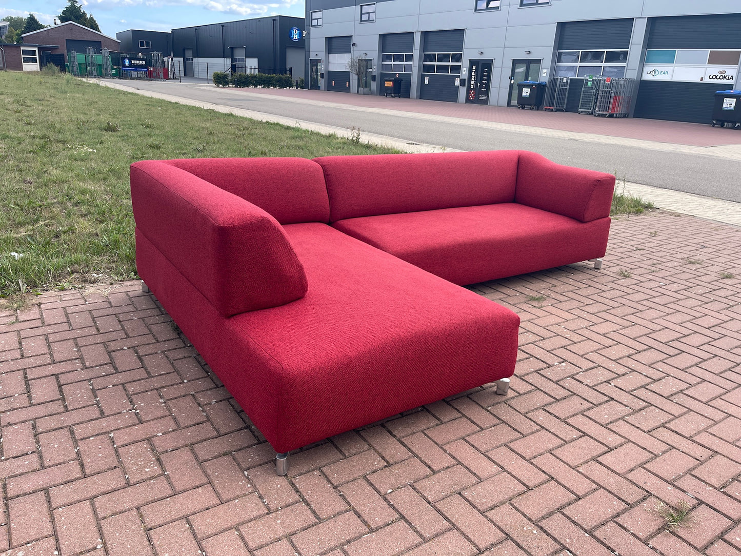 Leolux Faya Lobi hoekbank in het rood– Premium comfort en luxe design-Gratis Levering