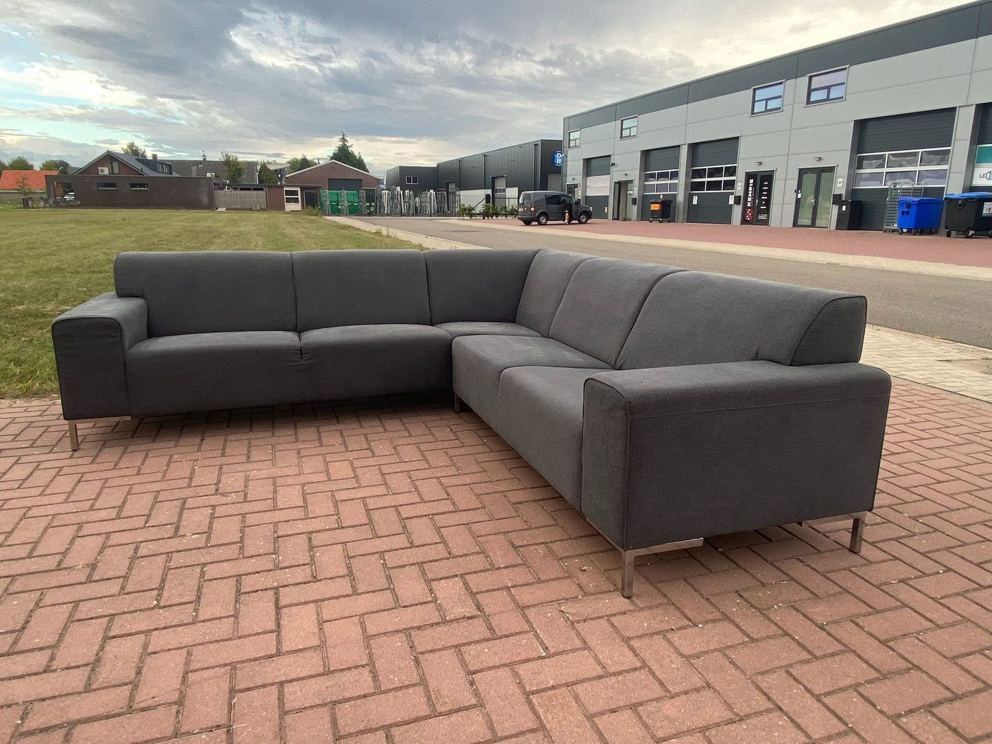 GRATIS LEVERING HEEL BENELUX + DACH Mooie Grijze Stoffen Hoekbank