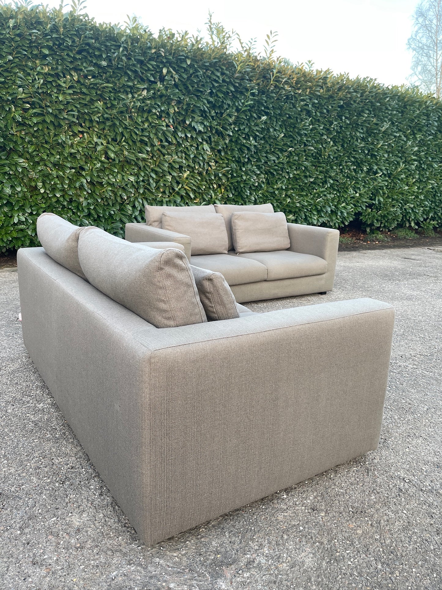 GRATIS LEVERING HEEL BENELUX + DACH Taupe VIP Seats 2x 2,5-zits Stoffen Bankstel