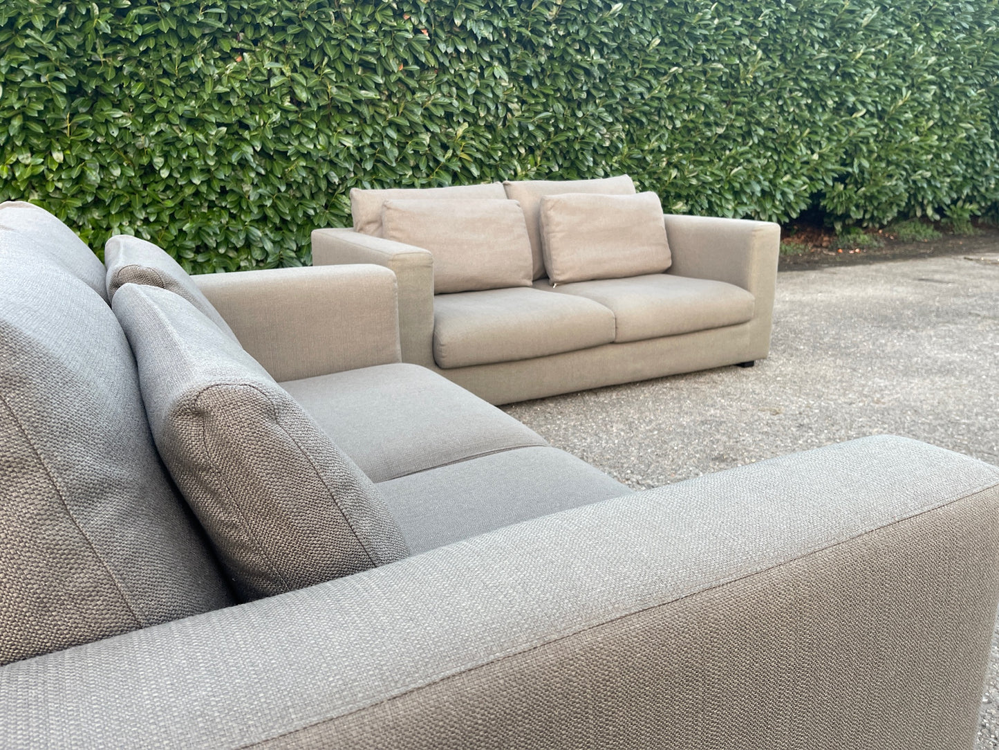 GRATIS LEVERING HEEL BENELUX + DACH Taupe VIP Seats 2x 2,5-zits Stoffen Bankstel