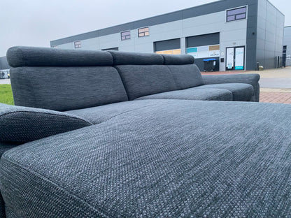 GRATIS LEVERING HEEL BENELUX + DACH Montel Grjs Stoffen Hoekbank + Hocker