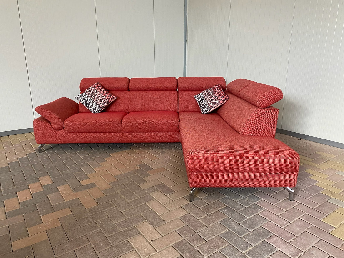 GRATIS LEVERING HEEL BENELUX + DACH Mooi Rode Stoffen Hoekbank