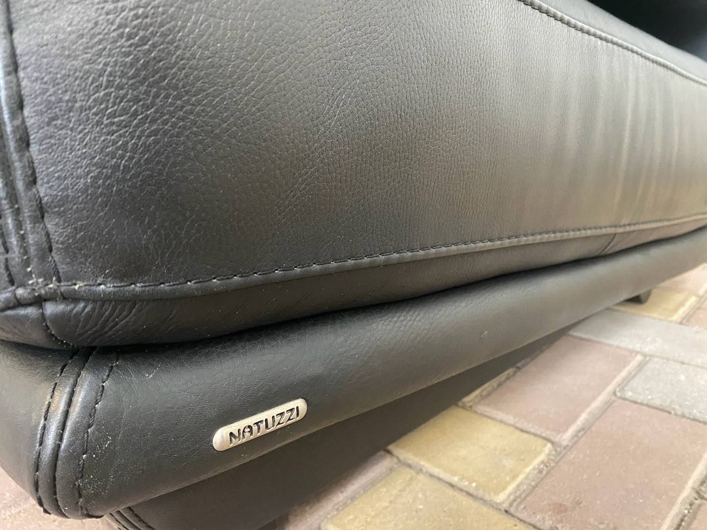 GRATIS LEVERING HEEL BENELUX + DACH Natuzzi Zwart Echt Leer Hoekbank met Hocker