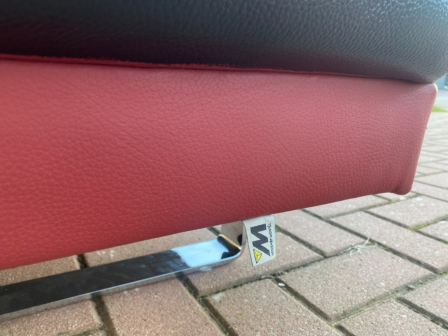 GRATIS LEVERING HEEL BENELUX + DACH Montel Hoekbank Van Echt Leer In Rood En Zwart