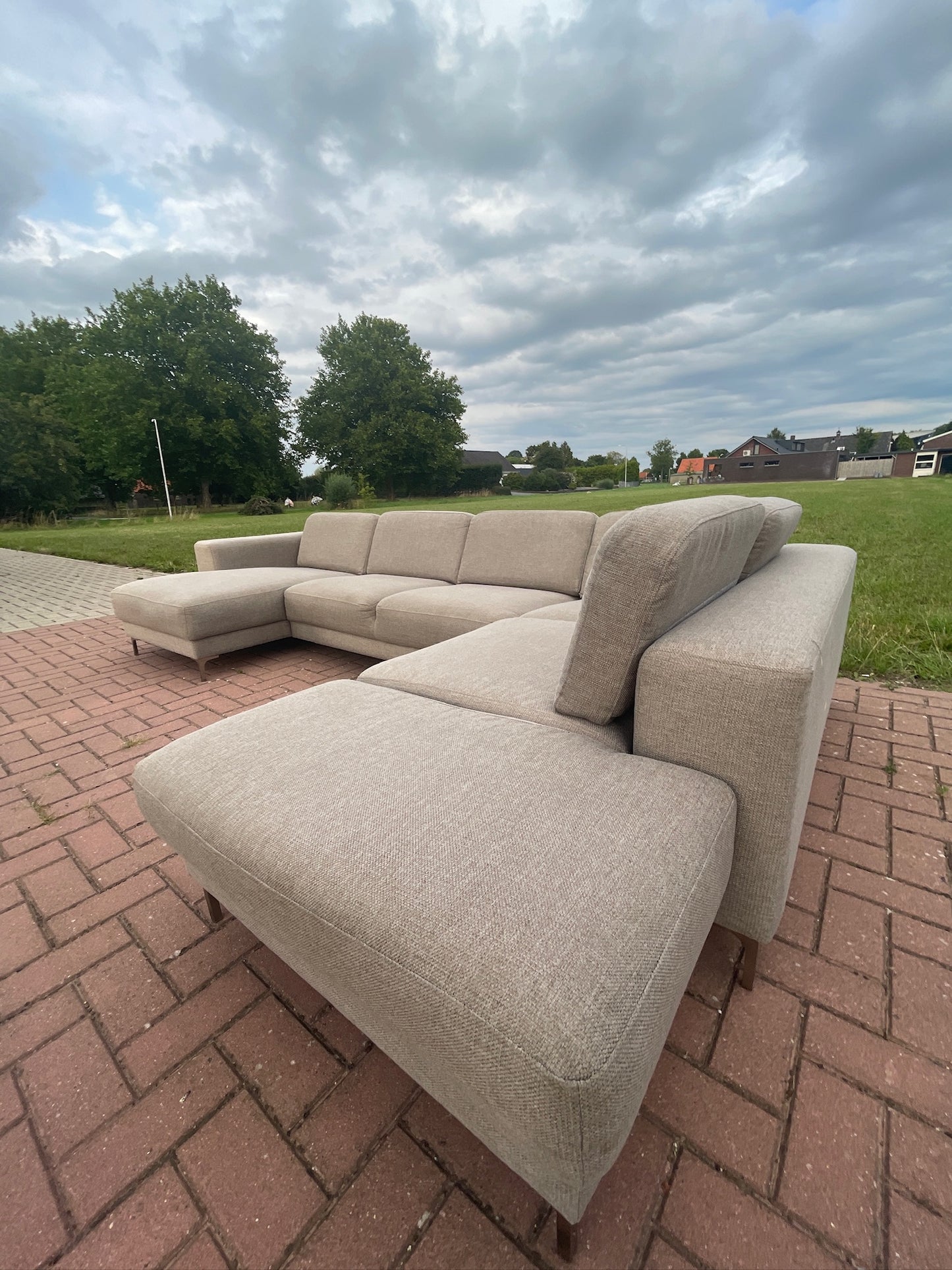 GRATIS LEVERING HEEL BENELUX + DACH Montel U-vormige Stoffen Hoekbank met brede Zitting