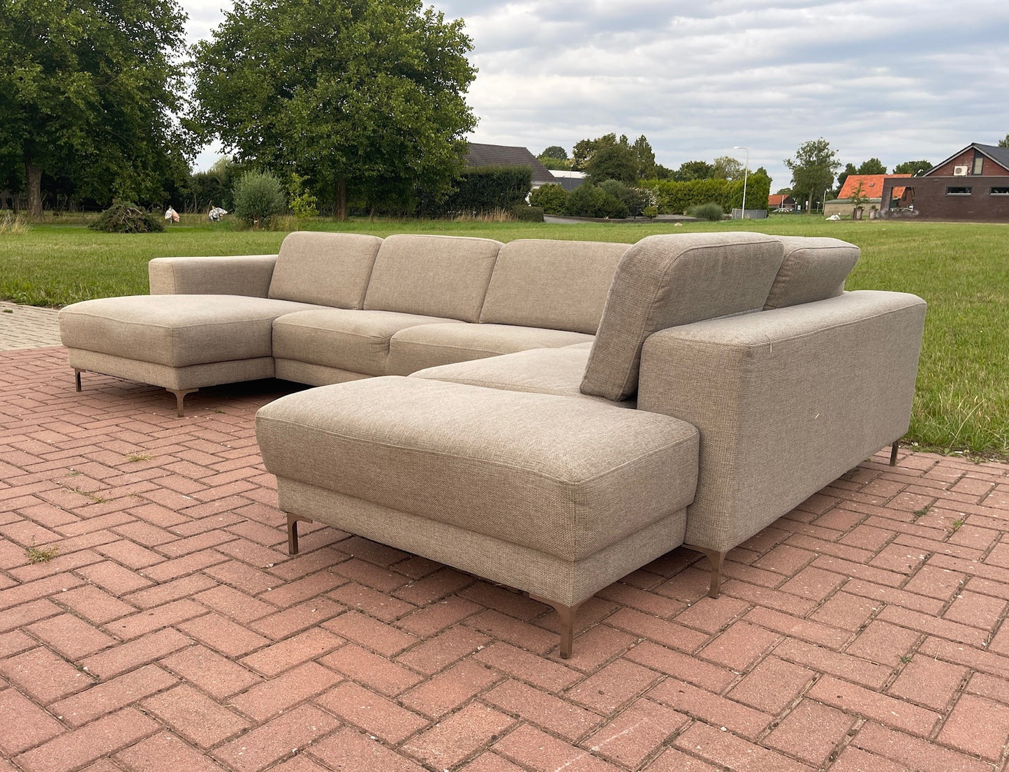 GRATIS LEVERING HEEL BENELUX + DACH Montel U-vormige Stoffen Hoekbank met brede Zitting