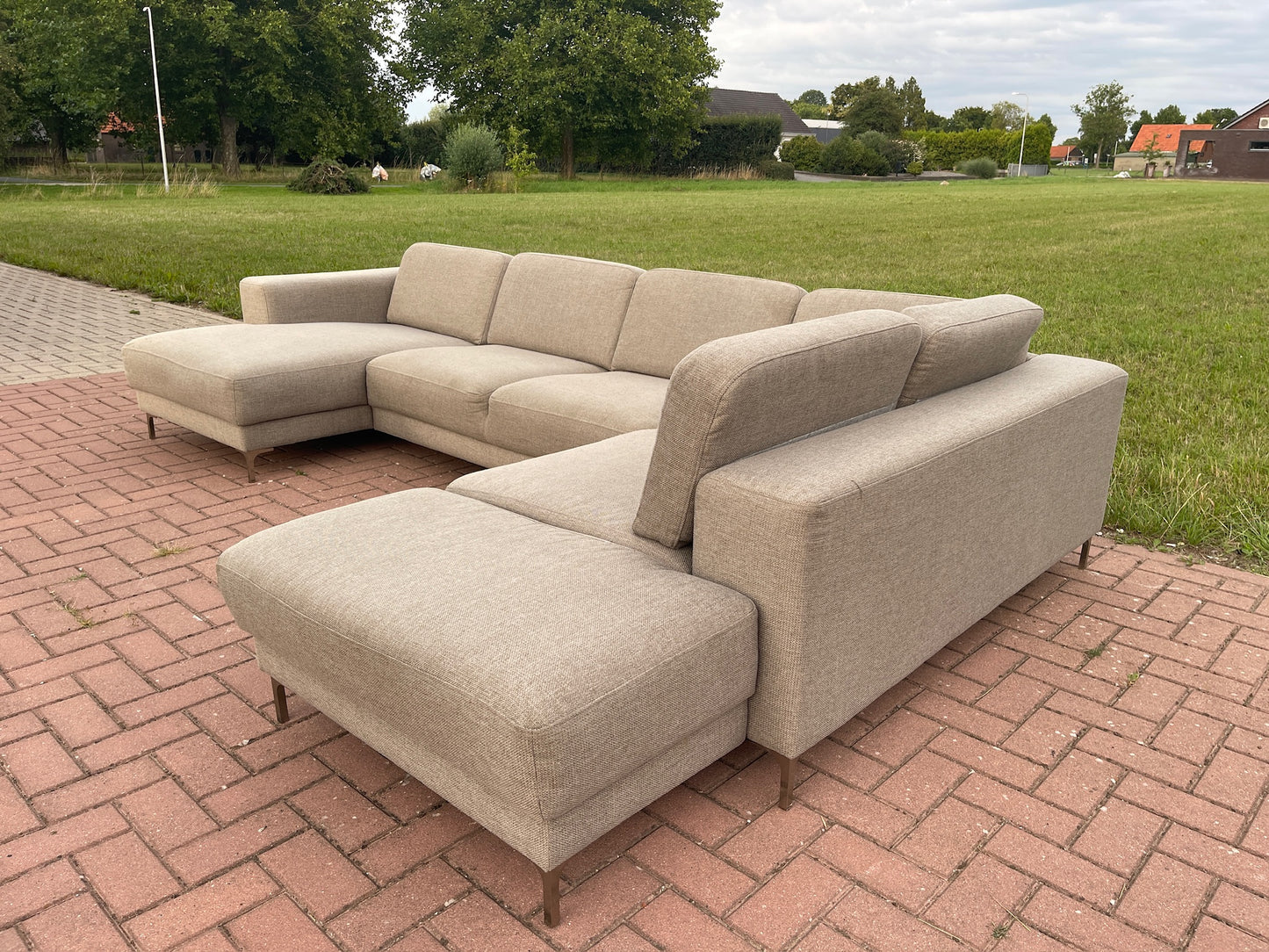 GRATIS LEVERING HEEL BENELUX + DACH Montel U-vormige Stoffen Hoekbank met brede Zitting