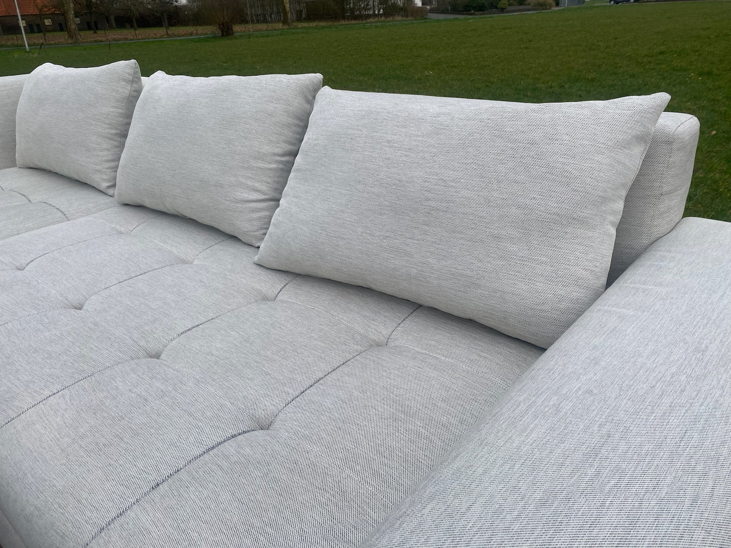 Grijze Stoffen Hoekbank met Hocker–Ruim Lounge Comfort–Gratis Levering