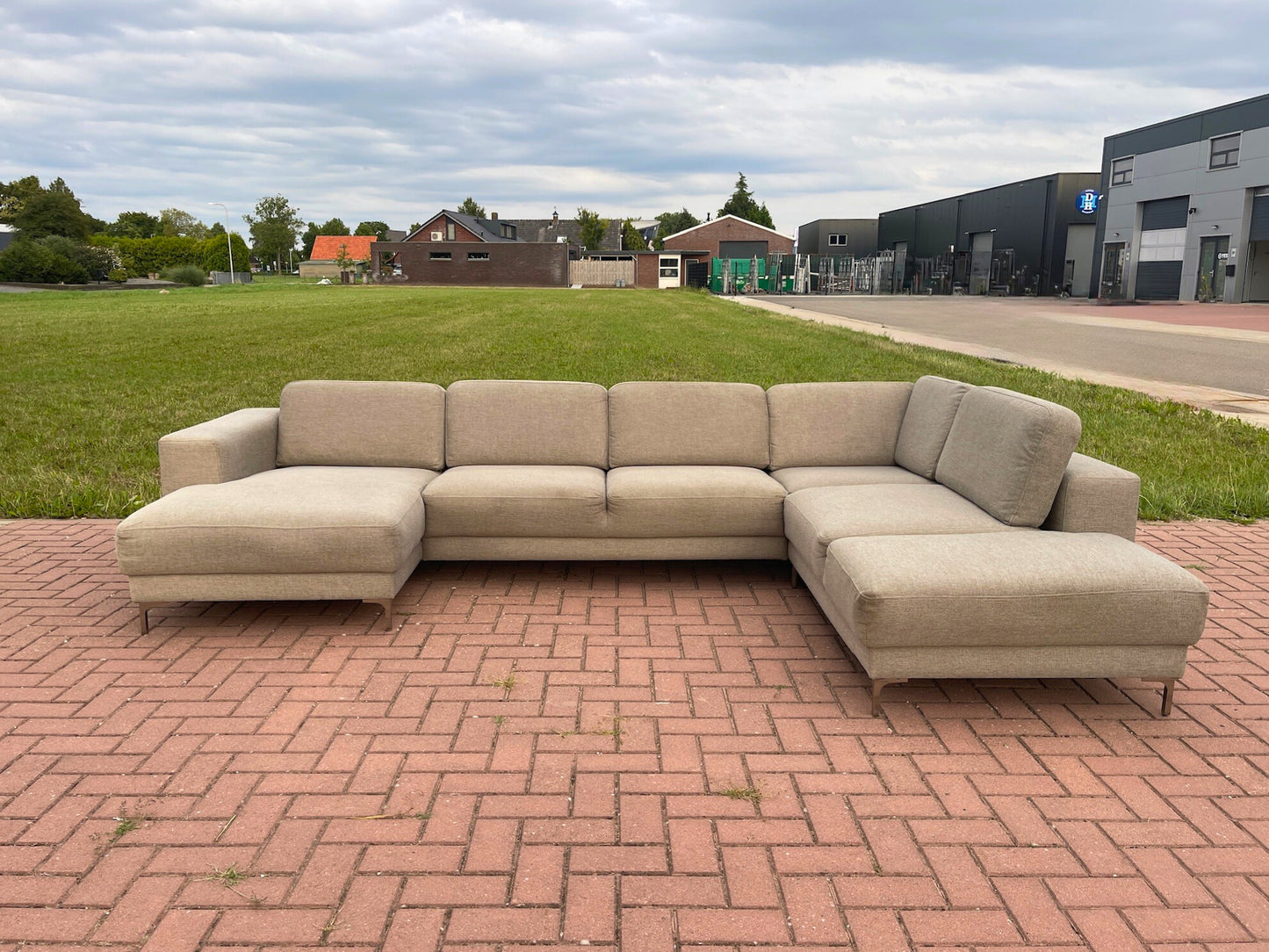 GRATIS LEVERING HEEL BENELUX + DACH Montel U-vormige Stoffen Hoekbank met brede Zitting